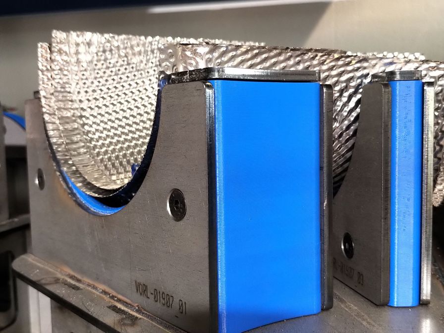 Fixtures printed with ABS material are sufficiently strong but soft
enough to prevent scratching polished sheet metal parts.
