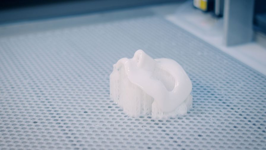 Paragon’s use of Somos® EvoLVe 128 and Somos® WaterShed XC 11122 stereolithography materials ensures models have an ideal surface finish as well as high strength and durability in incredible detail. 