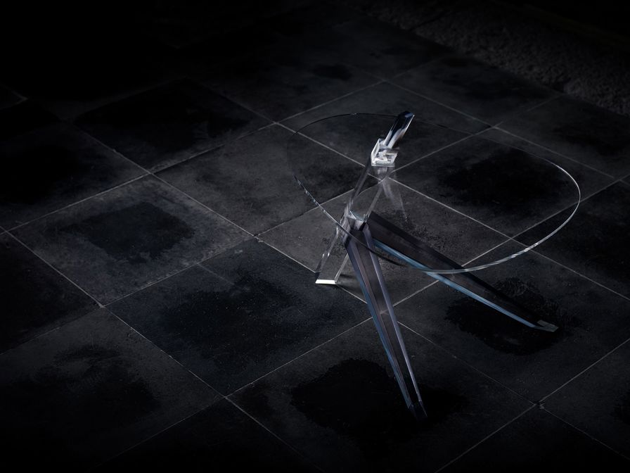 The final 3D printed table is a functional and aesthetically pleasing composition that can withstand structural loads and requires no mechanical fasteners. Photography by Teo Jansen.