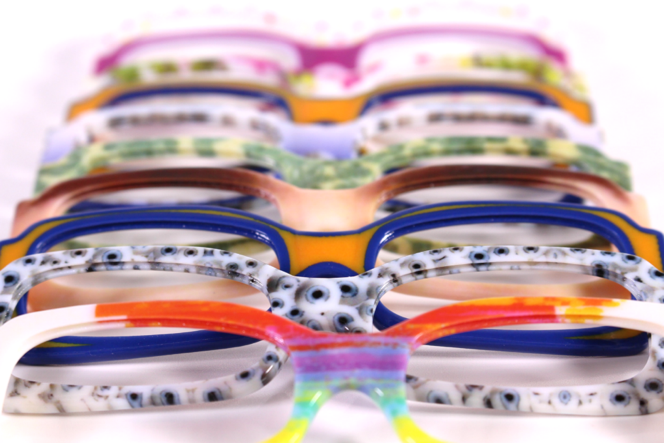 eyewear feature