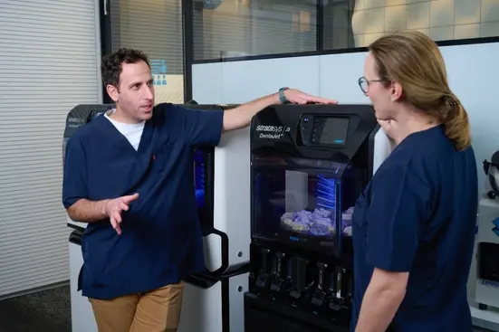 demonstration-of-stratasys-dentajet-printer