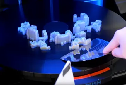 21D surgical guide 3D printed with Stratasys J5 DentaJet