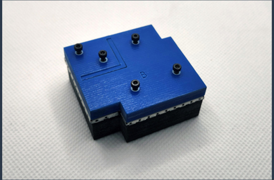 Assembled press mold for shield can frame